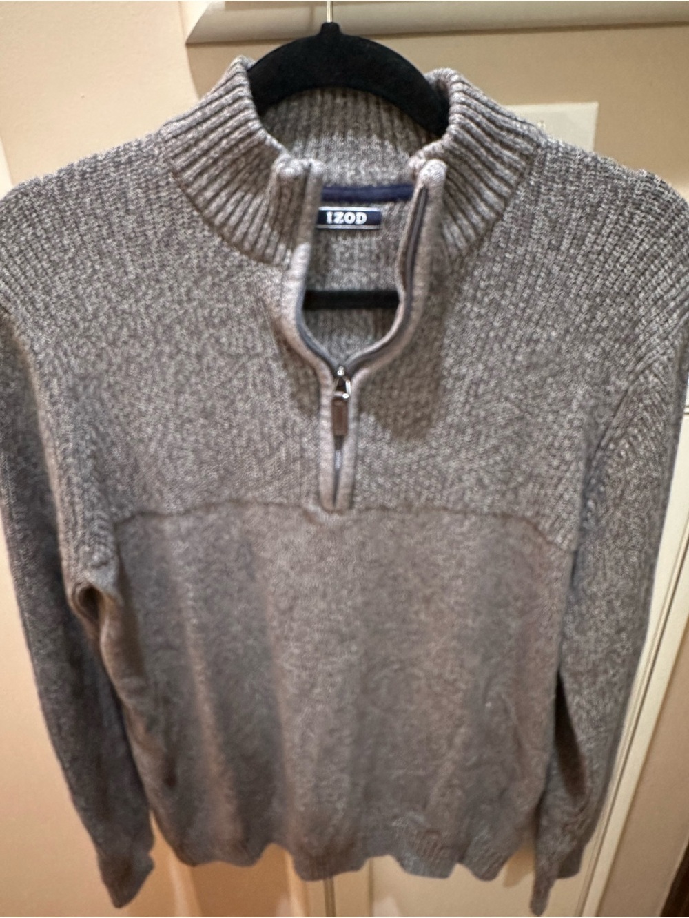 Izod Men's Heather Gray Quarter-Zip Knit Sweater